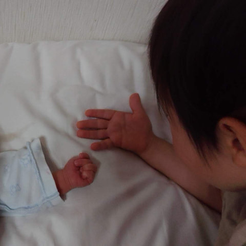 【写真】ちっちゃい！／0歳(生後15日目)、2歳5カ月