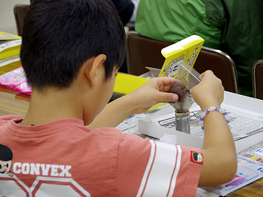 乾電池を作ってみよう!の様子