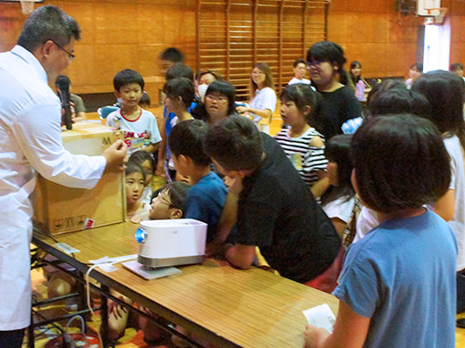 手作り電池教室の様子