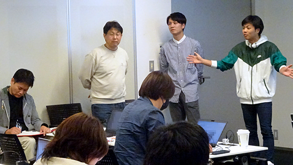 チーム発表の様子